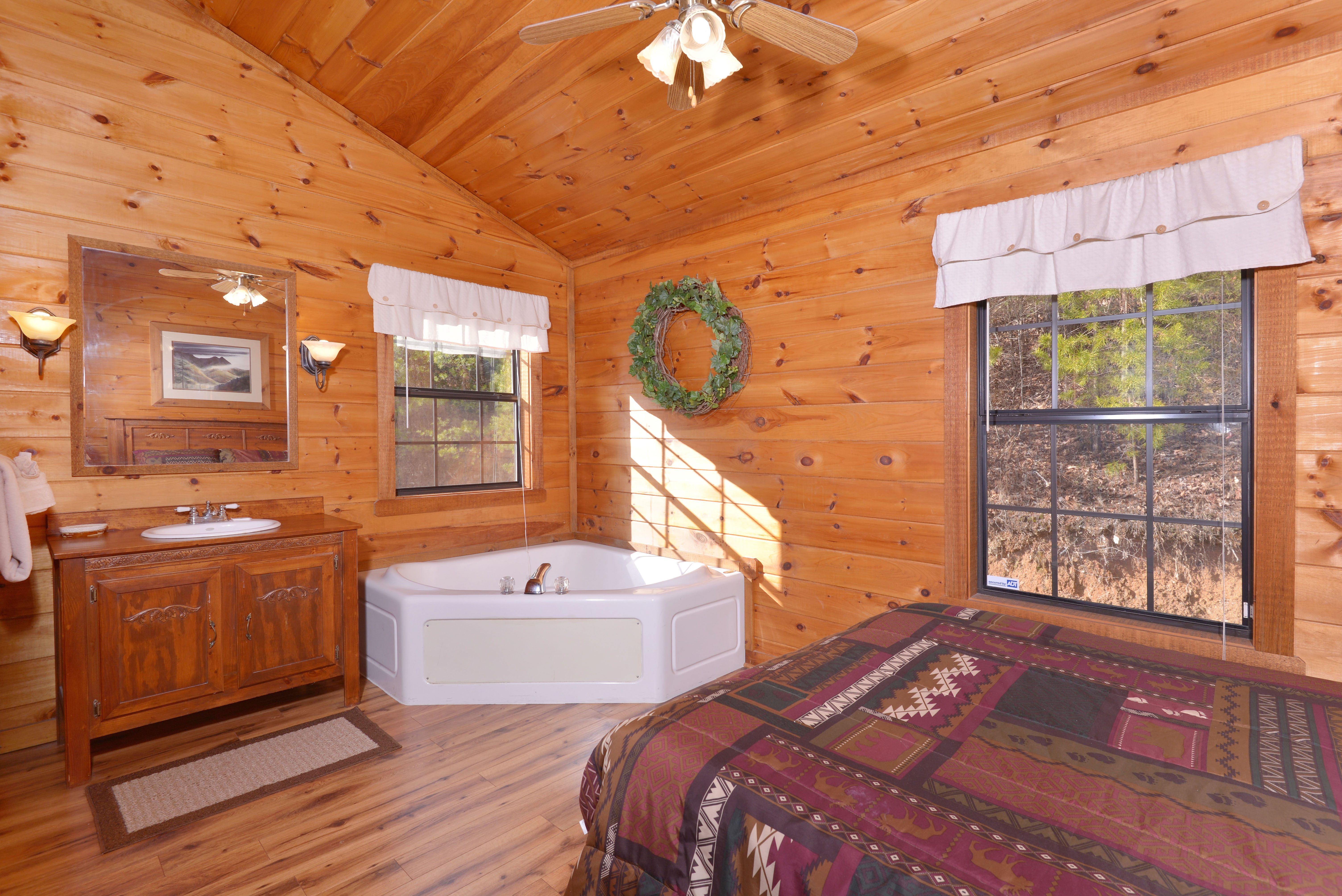 Pigeon Forge One Bedroom Cabin Rental Master Suite